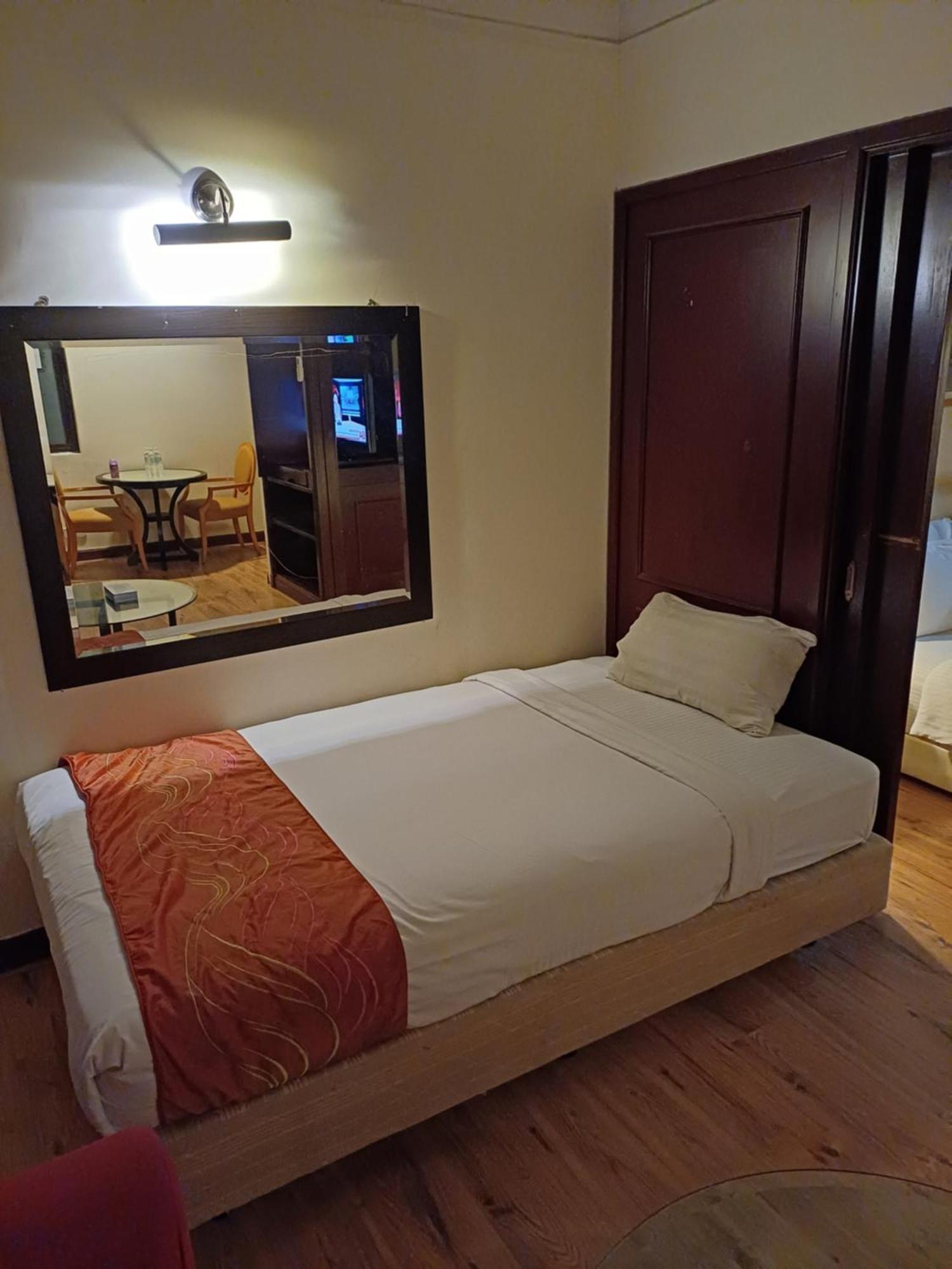 Berjaya Times Square Grand Service Suite Kuala Lumpur Luaran gambar