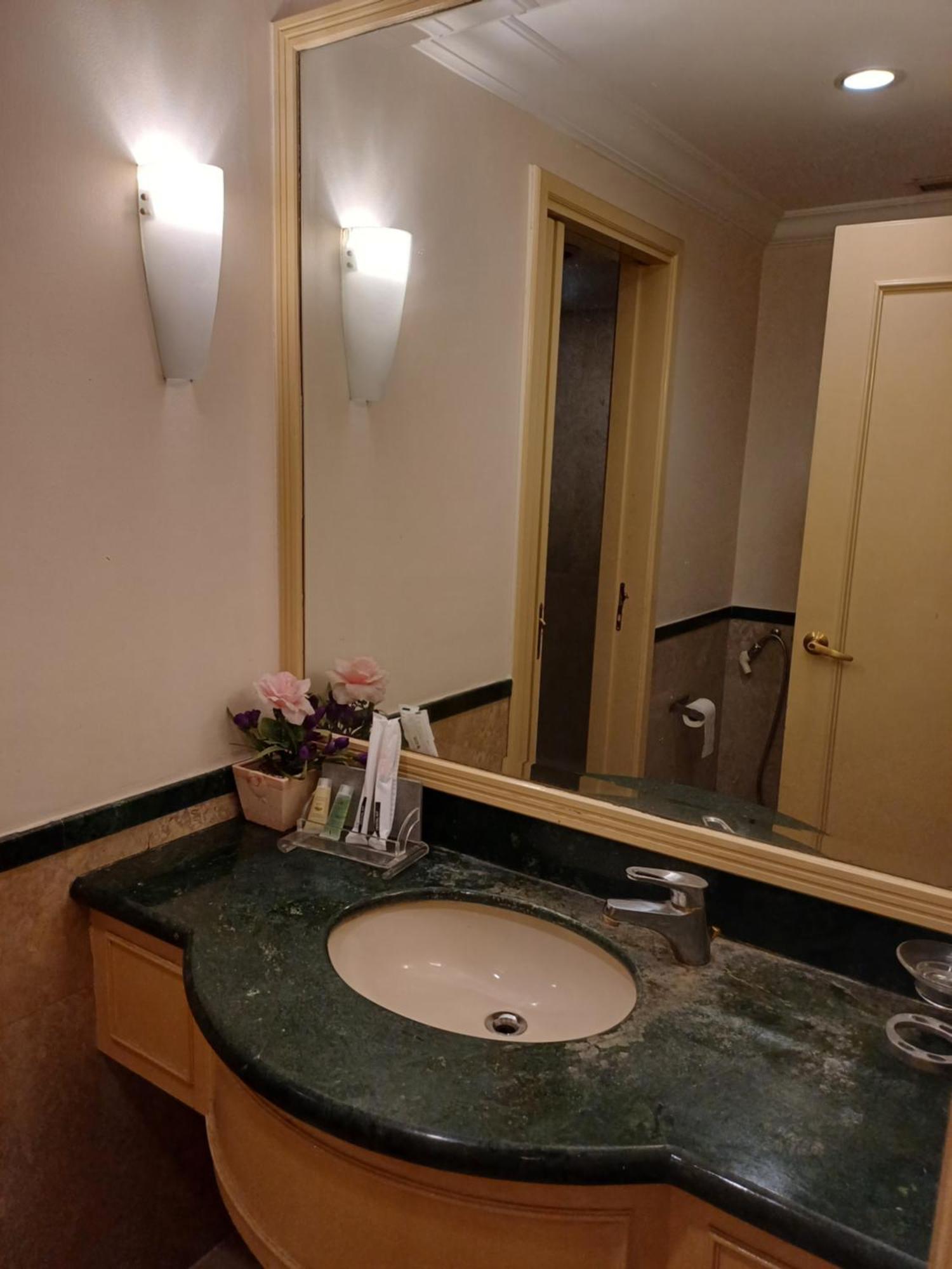 Berjaya Times Square Grand Service Suite Kuala Lumpur Luaran gambar