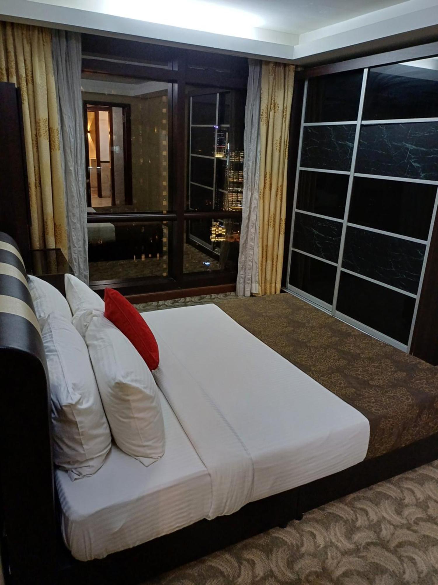 Berjaya Times Square Grand Service Suite Kuala Lumpur Luaran gambar